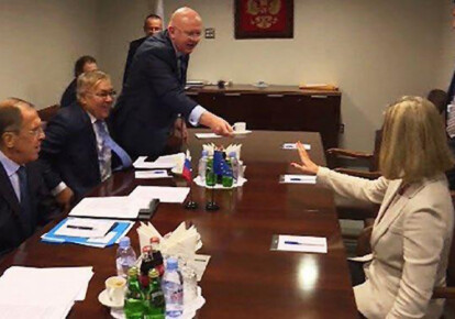Представник ЄС по зовнішній політиці і політиці безпеки Федеріка Могерини відмовилася від запропонованого російською делегацією кави
