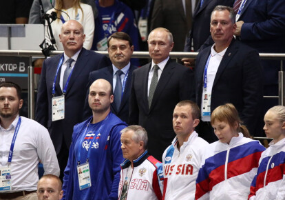 Путину в Минске пришлось стоя слушать гимн Украины. Фото: Getty Images