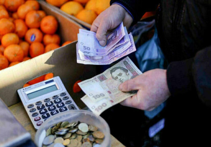 Реальная величина прожиточного минимума в Украине в 2020 году составит около 4251 гривен/ Фото: Getty Images