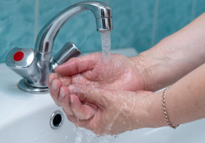 Моз рекомендує частіше мити руки, щоб не захворіти коронавірусом. Фото: УНІАН