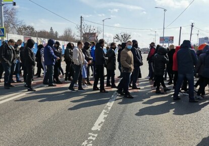 Митингующие перекрыли трассу Киев-Харьков