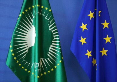 Флаги Африканского Союза и Евросоюза. Фото: Getty Images