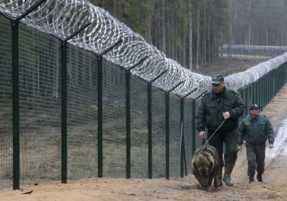 Литва хочет, чтобы "колючая проволока и стены" на границе с Беларусью финансировал ЕС;
