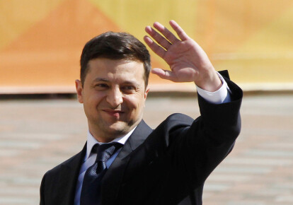 Зеленский согласился отдать пост президента ради перемирия на Донбассе