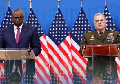 Министр обороны США Ллойд Остин (слева) и глава Объединенного комитета начальников штабов генерал Марк Милли