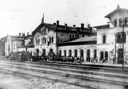 Залізничний вокзал в Єлисаветграді в 1920 р. Фото з особистої колекції Юрія Тютюшкіна