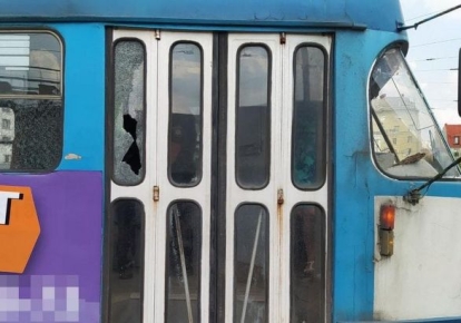 В Харькове обстреляли трамвай