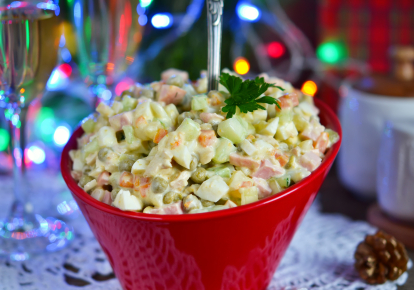 Кулинарный символ нового года — салат "Оливье" — в этом году подорожает почти на 25%