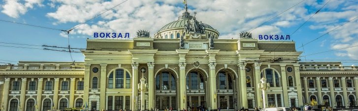 В Одесі "деколонізують" пам'ятник Льву Толстому