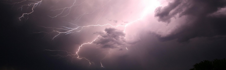 ГСЧС объявила штормовое предупреждение: какие регионы "накроет" грозами