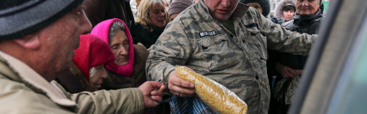 Пенсии или дихлофос. Почему США требуют от Украины полюбить "тараканов" Рыбчинского
