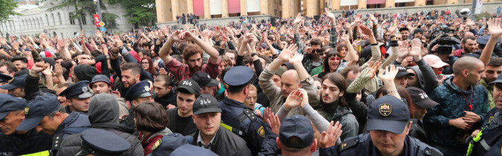 Протесты в Тбилиси. От наркотиков до Путина - один шаг