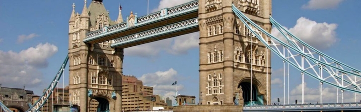 В Лондоне "заклинил" Тауэрский мост