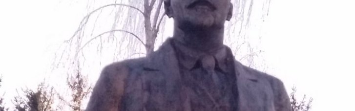 На Черкащині пам'ятник Леніну виставили на продаж через Prozorro (ФОТО)