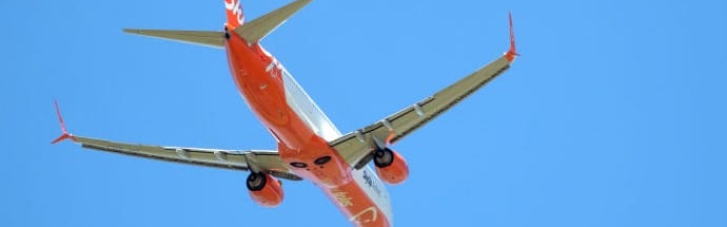 Самолет SkyUp не смог приземлиться в Киеве из-за запрета лететь в Украину