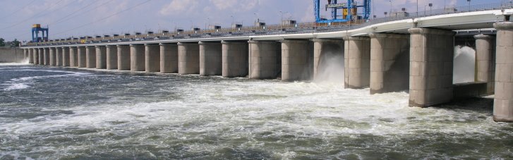 Из-за подрыва дамбы ГЭС в Каховском водохранилище стремительно падает вода, — районная администрация (ВИДЕО)