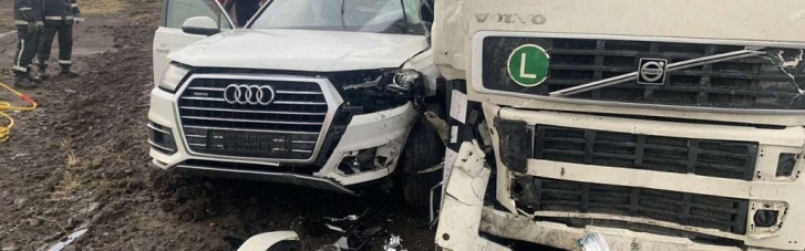 На Херсонщине в ДТП с грузовиком погибли супруги "свободовцев" и их ребенок (ФОТО, ВИДЕО)