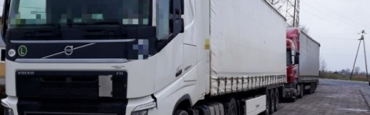 Словацькі перевізники готові блокувати вантажі з України на кордоні