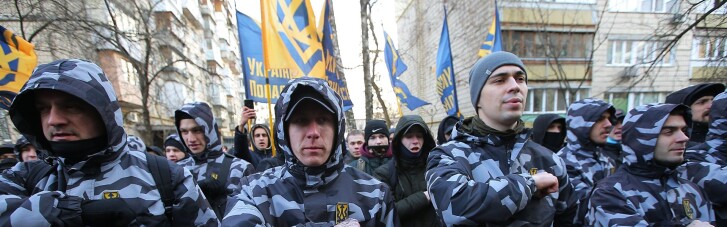 В Полтаве во время съезда местной ячейки ОПЗЖ произошли столкновения между "Нацкорпусом" и "патриотами Кивы"