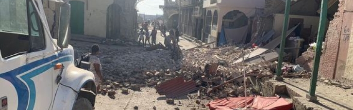 На Гаїті кількість жертв землетрусу збільшилася до понад 200 (ВІДЕО)