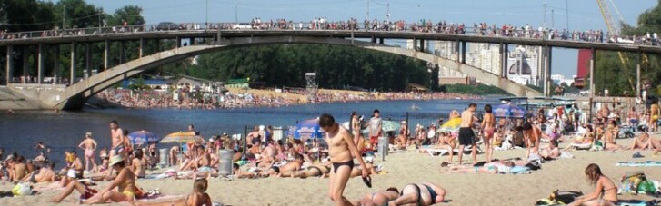 Почему опасно купаться на столичных пляжах