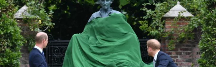 В Лондоне торжественно открыли статую принцессы Дианы
