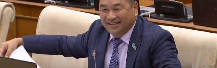 У Казахстані депутат зізнався у підтримці Путіна: колеги по парламенту позбавлять його мандата