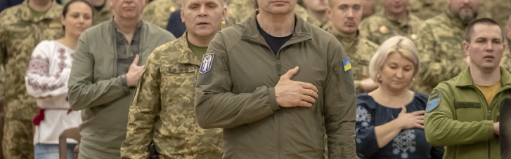 Кличко вручив нагороди бійцям київського батальйону ТрО ЗСУ
