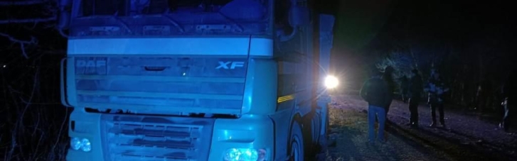 ДТП із трьома фурами на Одещині: двоє водіїв загинули (ФОТО)