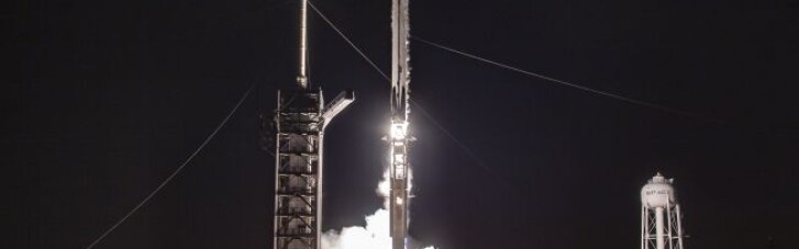 SpaceX запустила новую партию спутников ракетой Falcon 9 (ВИДЕО)