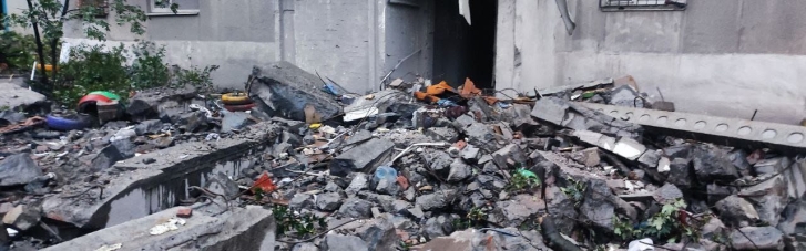 Зі зруйнованого російською ракетою будинку в Торецьку врятували 19 людей (ФОТО)