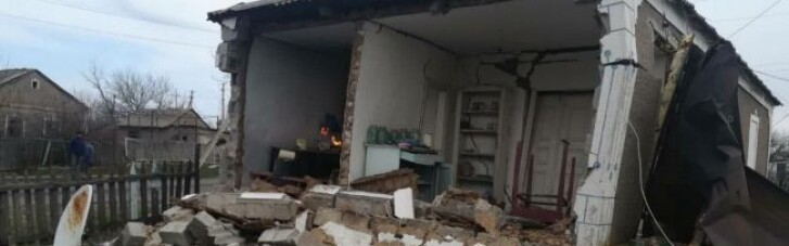 На Донбассе возле линии фронта взрывом газа разнесло дом