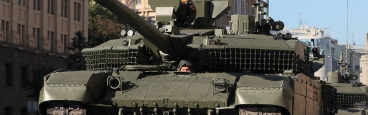 Нічого святого: у нові російські танки на заводі поклали ікони та дитячі малюнки (ВІДЕО)