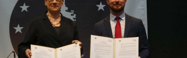 Мер Аахена на підписанні угоди про партнерство солідарності з Черніговом окремо відзначила мужність його мешканців