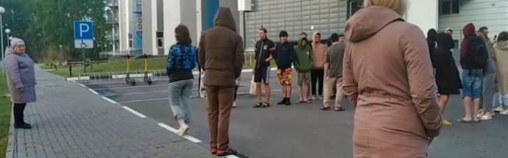 У Росії студентів вигнали з гуртожитку та намагалися поставити "в позу" Z (ВІДЕО)