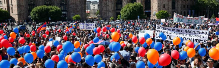 Декоративная страна. Почему протесты в Армении напоминают бунт Буратин