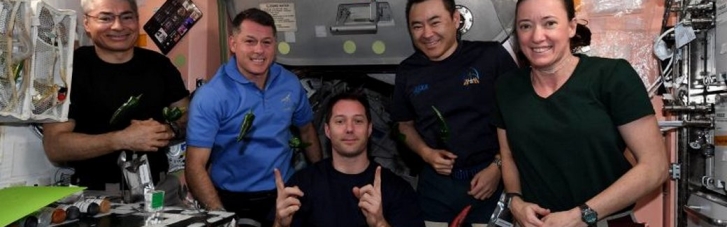 Запуск миссии Crew Dragon-3 к МКС перенесли: названа причина