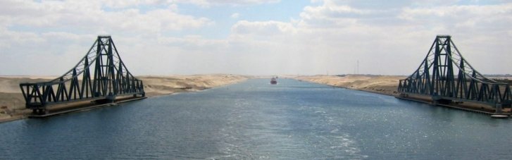 Кризис в Красном море: доходы Египта от Суэцкого канала сократились вдвое