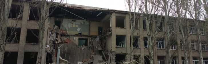 Оккупанты нанесли удар по школе в Донецкой области, где прятались люди, — ОВА