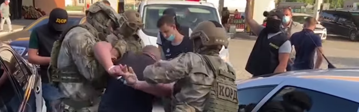 "Деньги за спокойствие": в Ужгороде задержали организатора вымогателей, терроризировавших местных перевозчиков (ФОТО)