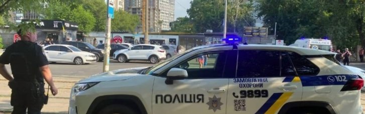 В Шевченківському суді пролунав ще один вибух: ЗМІ повідомляють про штурм та поранених