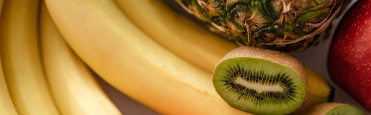 Чому не варто їсти фрукти на вечерю: названо 4 головні причини