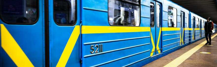 В Киеве судили мужчину, который в метрополитене погладил незнакомую женщину по бедру