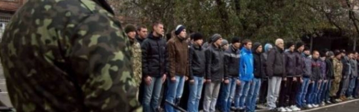На окупованому Донбасі росіяни мобілізували 100 тисяч чоловіків: майже чверть вже загинула