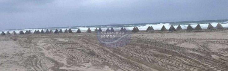 Окопы вместо туристического сезона: В Крыму оккупанты закрыли пляжи для купания