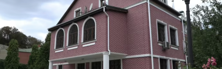 Три этажа, трапезная и сауна: СМИ показали бывшую резиденцию Онуфрия на территории Лавры