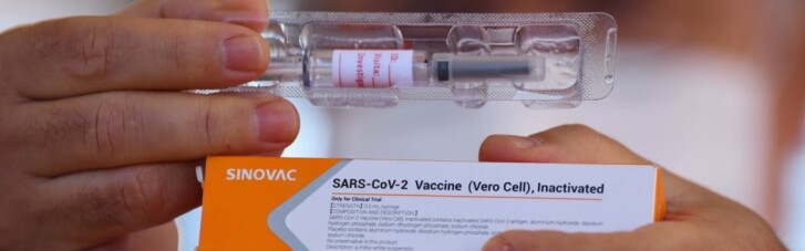 Китай продав мільйони доз COVID-вакцин, а після визнав їх низьку якість