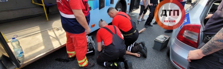 У Києві водій тролейбусу помер за кермом (ФОТО)