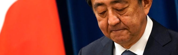 В Японии совершили покушение на бывшего премьера: По данным СМИ, политик не подает признаков жизни
