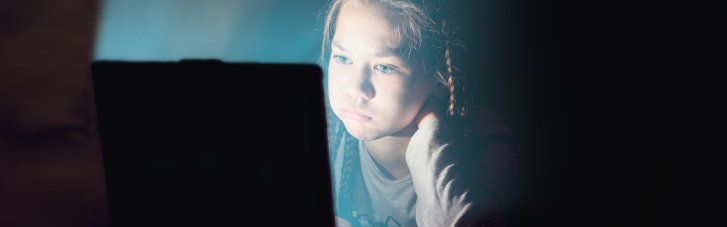 Між свободою і заборонами. Як світ намагається рятувати дітей від інтернету